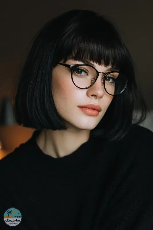 باب صاف و یکدست با درخشش مشکی پرکلاغی